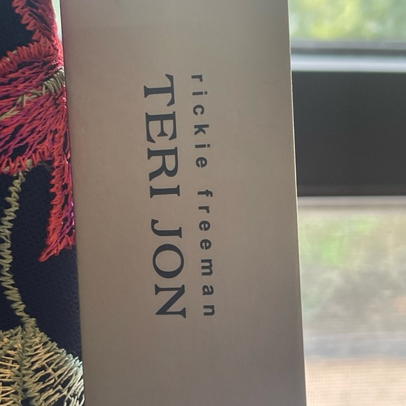 Teri Jon by Ricki Freeman Floral Embroidered A-Line Dress Size 12 - Picture 8 of 8